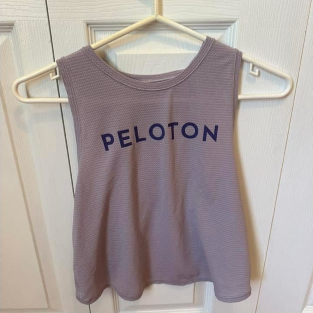 Peloton Lululemon cropped top size 6